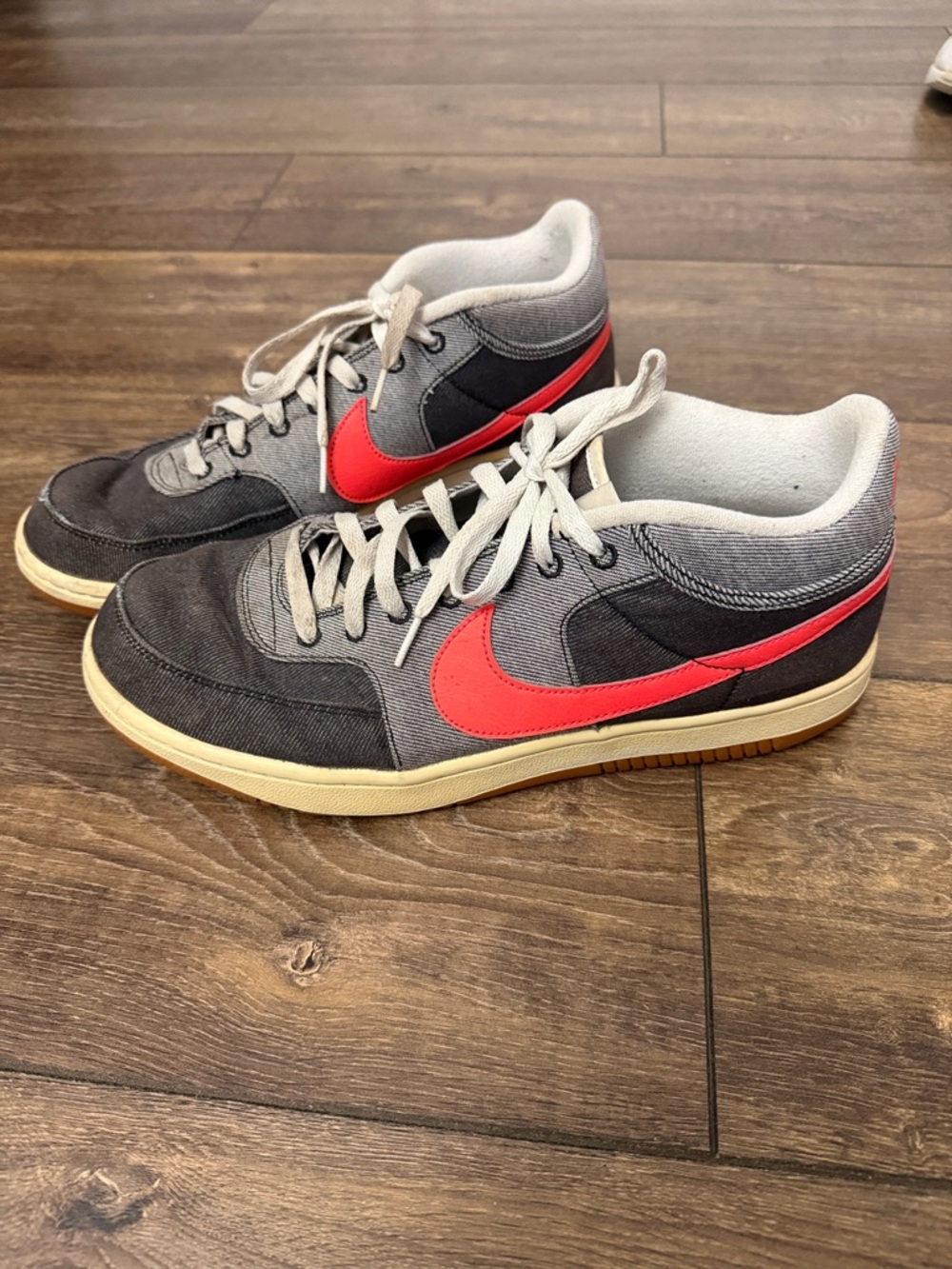 Nike Sky Force 3/4 Black Crimson shoes, Size 12